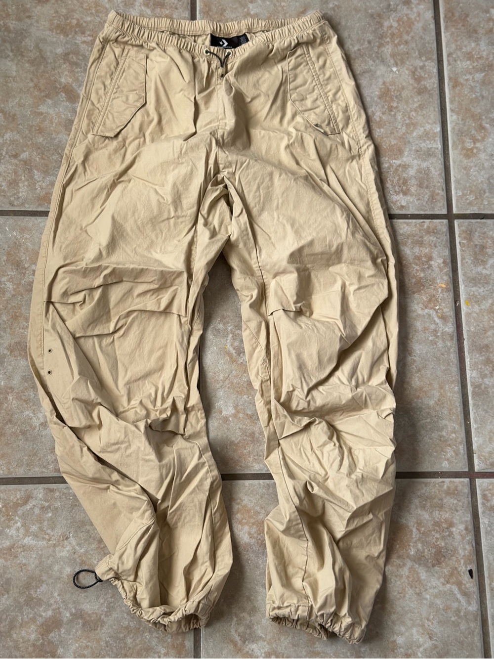 Converse Men’s Khaki Tan Woven Parachute Pants Cargo Joggers Drawstring Size S